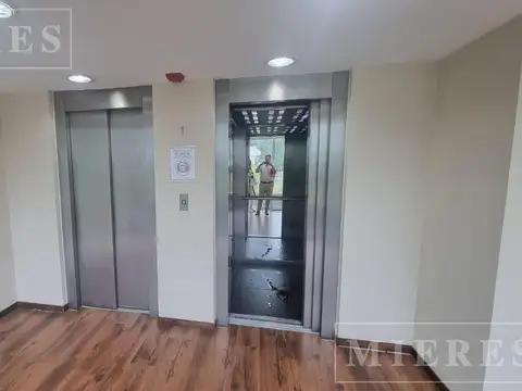 Oficina en Venta al Este