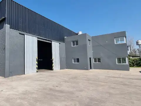 ALQUILER – IMPONENTE GALPÓN / NAVE INDUSTRIAL DE 2.400 M2 TOTALES