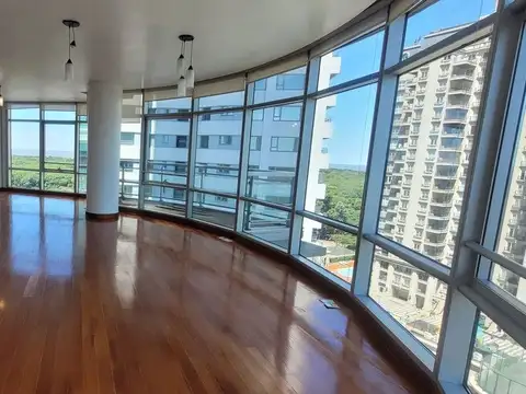 Boulevard Azucena Villaflor 400