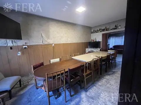 Casa 5 ambientes con 2 baños