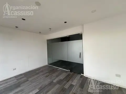 Oficina en Alquiler con 1 cochera