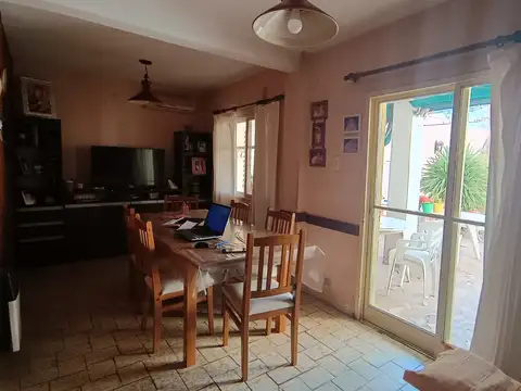 Casa de estilo en Arroyito