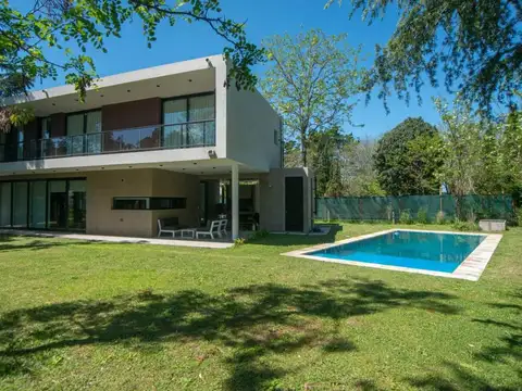 Casa en Alquiler de 3 dormitorios