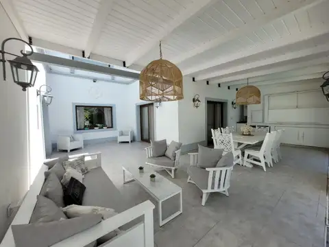 Casa a la venta en Funes Hills, Cadaques