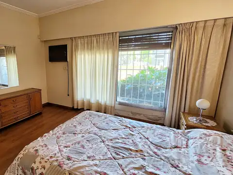 Casa en Venta en Fisherton – 2 Dormitorios + Cochera y Patio