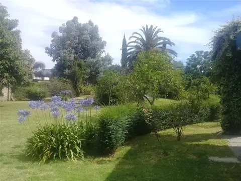 OPORTUNIDAD! EXCELENTE CHALET EN PADUA SUR A 10 CDS DEL CENTRO, 200M2 LOTE DE 12 X 62 , 6 AMB.