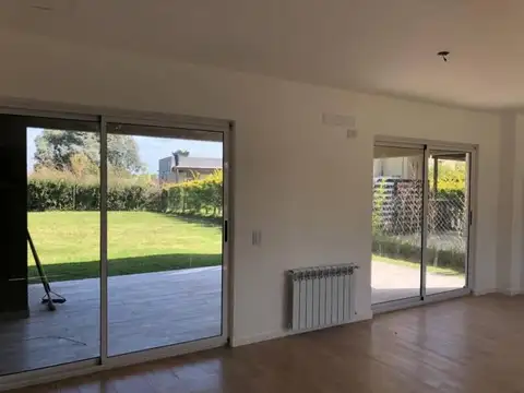 Casa en Venta en Pilar Del Este, USD 198.000