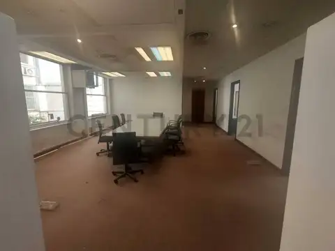 Oficina 5 ambientes con 1 baño