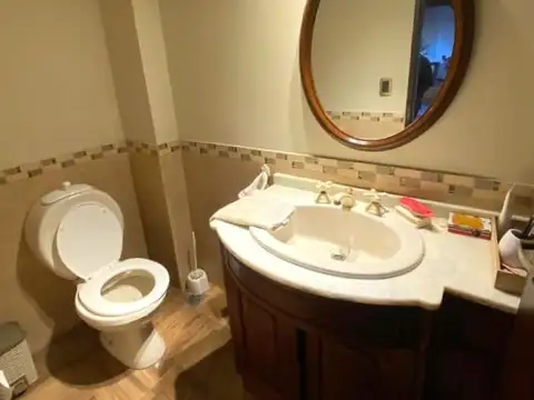 Casa 5 ambientes con 2 baños