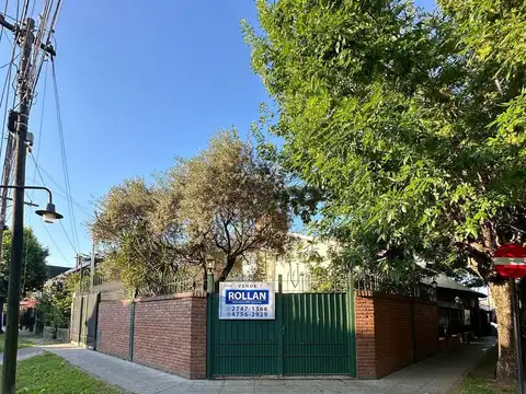 Casa en Venta con 3 cocheras