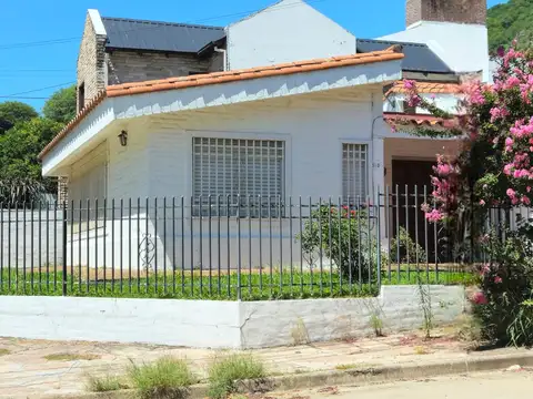 Casa en venta 3 dormitorios - B° Jose Muñoz