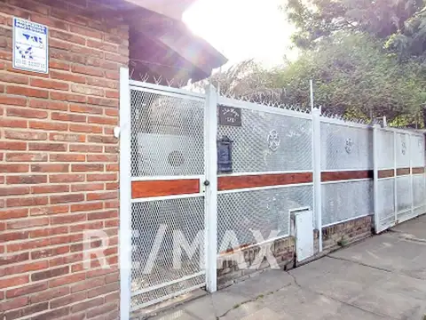 Casa en Venta con 2 cocheras