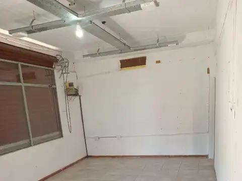 Local en Alquiler en Villa Ballester, $ 350.000