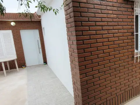 Casa 3 ambientes con 1 baño