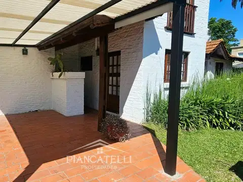 Casa en Venta en Las Lajas Country Club, USD 150.000