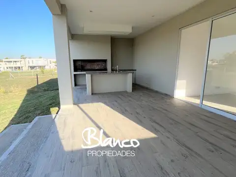 Pilar del Este - Santa Elena -