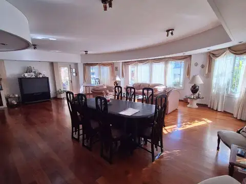 Departamento en Venta con 2 cocheras