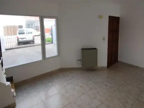 Depto Tipo Casa en Venta con 1 cocheras