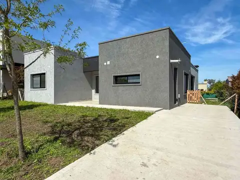 Barrio Santa Elena 300