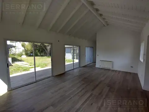 Casa 3 ambientes con 2 baños