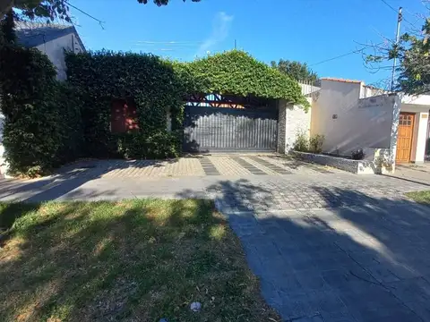 VENDE CASA ZONA POLICLINICO - SAN LUIS