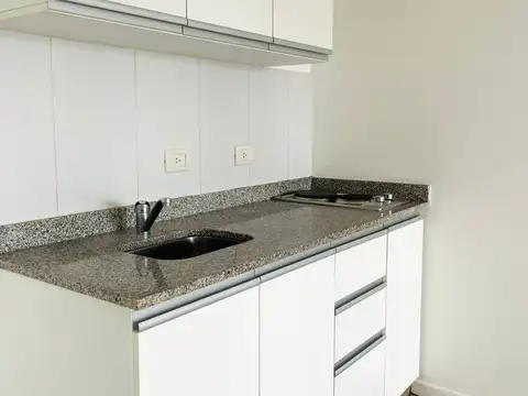 MONOAMBIENTE MUY LUMINOSO APTO PROFESIONAL