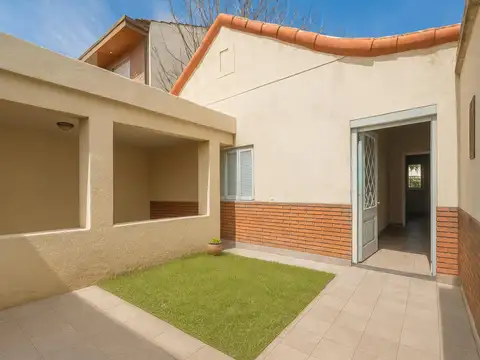 VENTA | CASA Terreno propio A RECICLAR | 4 amb. | Cochera | Patio | Parque Avellaneda