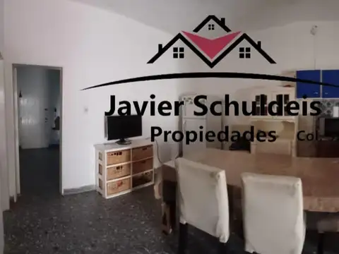 Linda casa en calle 34 e/ 41 y 43, de 2 dormitorios.