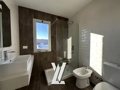 Casa 4 ambientes con 2 baños