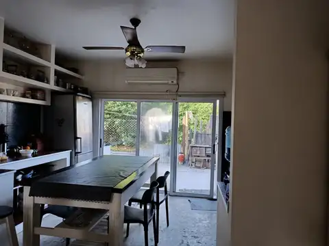 Casa 7 ambientes con 2 baños