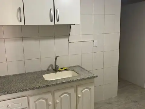 Robert Kennedy 3700, Piso PB