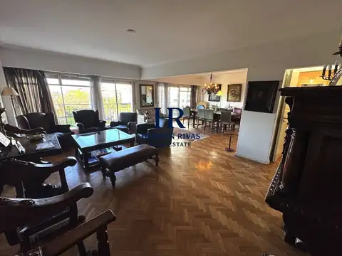 Piso de 5 ambientes + guarda coche en Barrio Parque