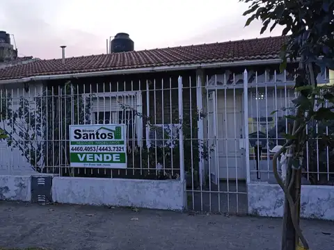 Casa en venta en Villa Luzuriaga