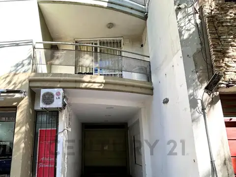 San Lorenzo 2700, Piso 0