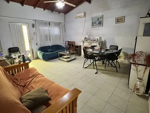 Casa - Venta - Argentina, Tres de Febrero - Emancipador 10484