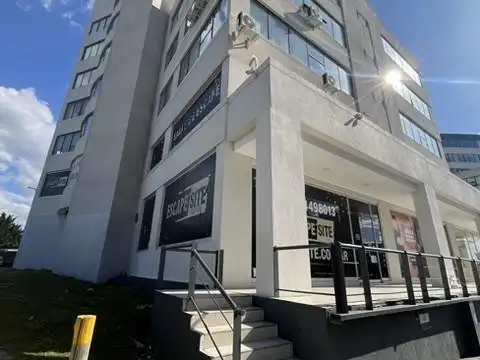 INVERSORES   Local comercial    paquete de cocheras EN VENTA en  Av. del Puerto 215, Nordelta