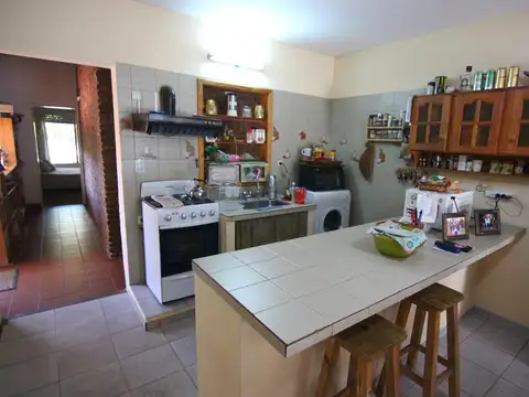 Casa 4 ambientes con 2 baños