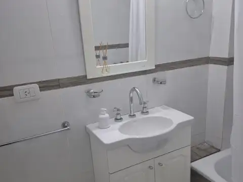 Departamento en Alquiler en Villa Luzuriaga, $ 500.000