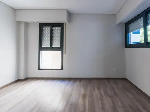 Venta Cocheras Cubiertas En Planta Baja Y Subsuelo Zona Facultades, Rosario