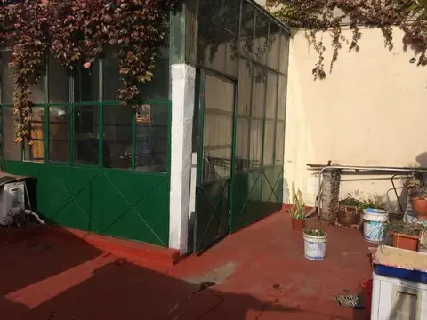 MUY LINDA CASA S/LOTE PROPIO RECICLADA. REAL OPORTUNIDAD 