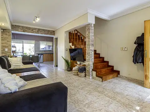 Casa 4 ambientes con 1 baño