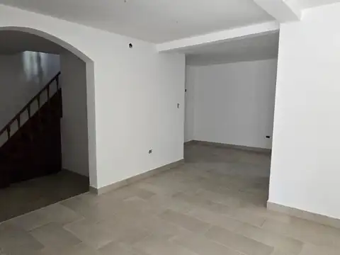 Depto Tipo Casa 4 ambientes con 2 baños