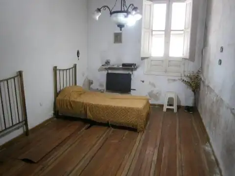 Santa Fe 1616 - Piñeyro - Casa grande 5 amb. en esquina