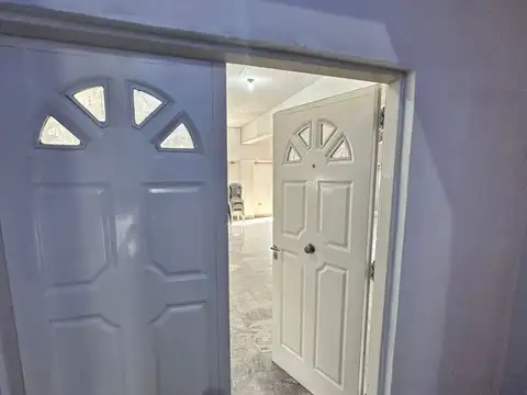 Local - Alquiler - Argentina, La Matanza - Avenida Luro 5695