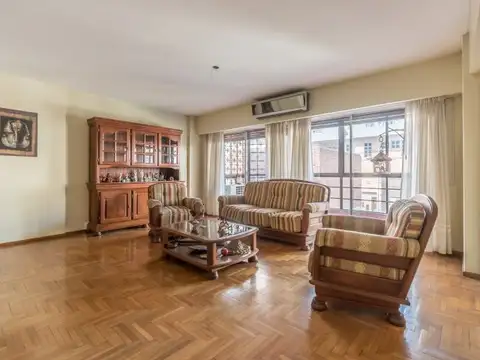 España 61 , Piso No definido