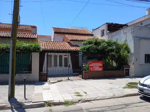 Casa 4 ambientes con patio y terraza en Florida Mitre – Vicente López