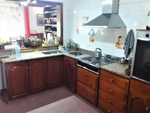 Depto Tipo Casa en Venta en Villa Luzuriaga, USD 140.000