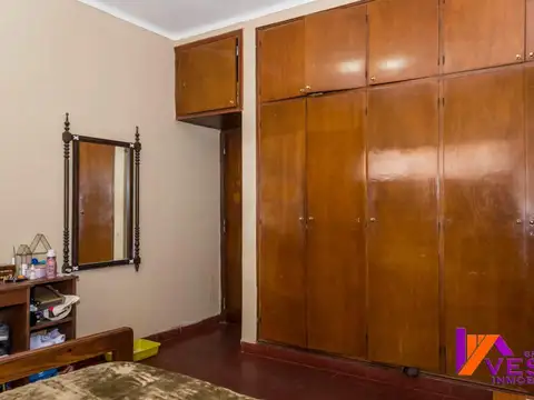 MARTIN CORNEJO 400-CASA+GALPON-VENTA-MACRO CENTRO