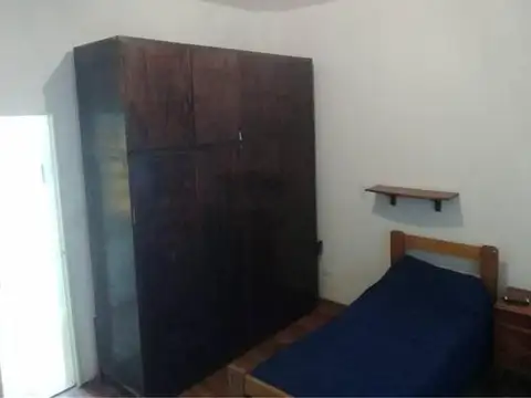 CHALET 5 AMPLIOS AMBIENTES CON EXTENSO PARQUE