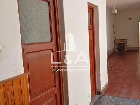 Casa 8 ambientes con 3 baños